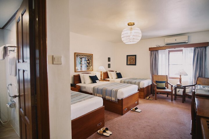Room 4 of 73