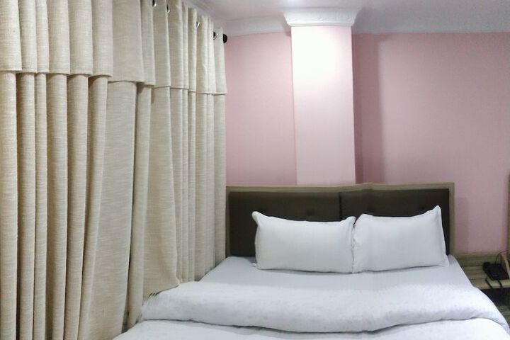 Room 15 of 39