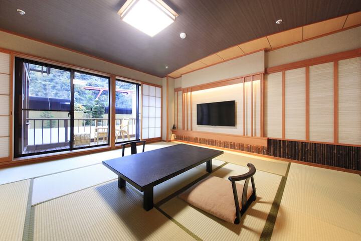 Room 16 of 105
