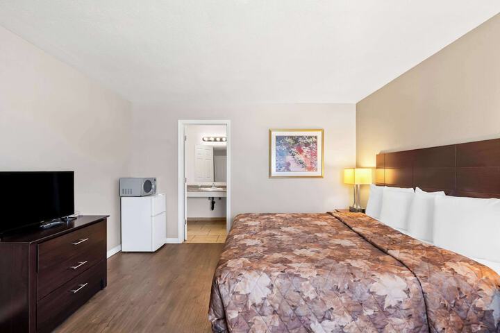 Room 16 of 47