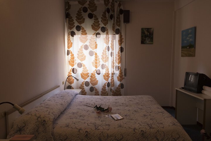 Room 16 of 36