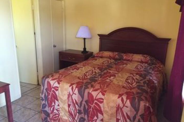 Room 7 of 8
