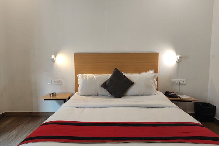Room 9 of 29