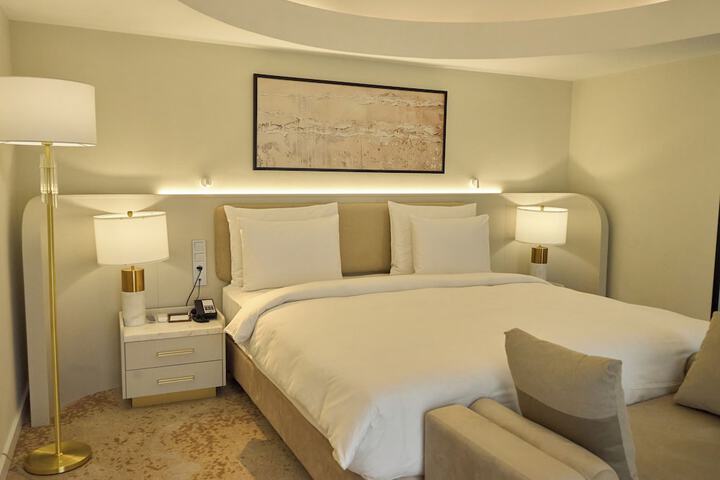 Room 16 of 71