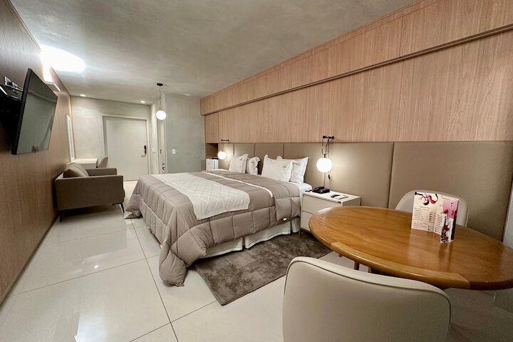 Room 28 of 74