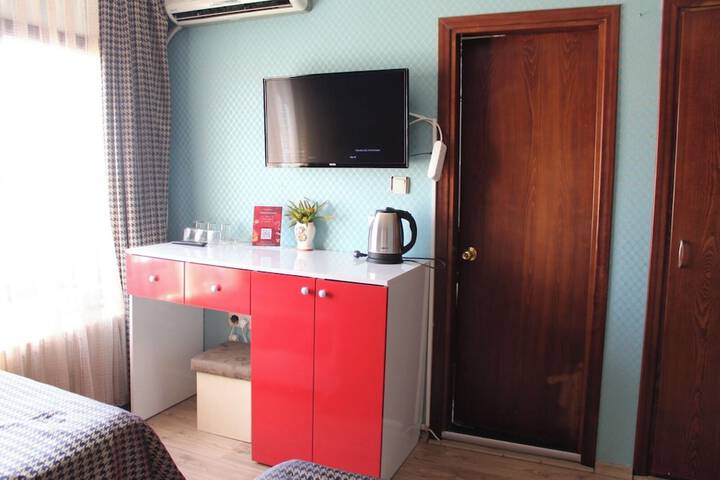 Room 8 of 33