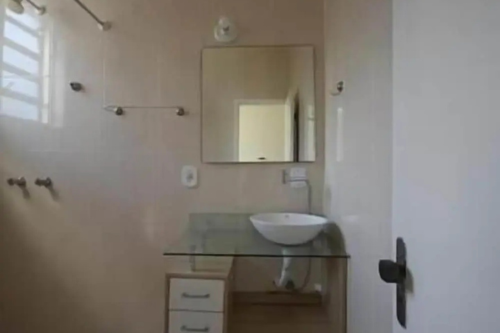 Room 4 of 21