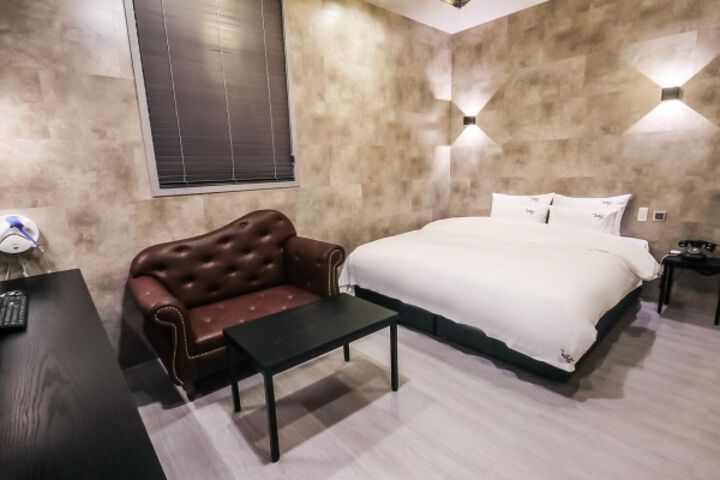 Room 113 of 152