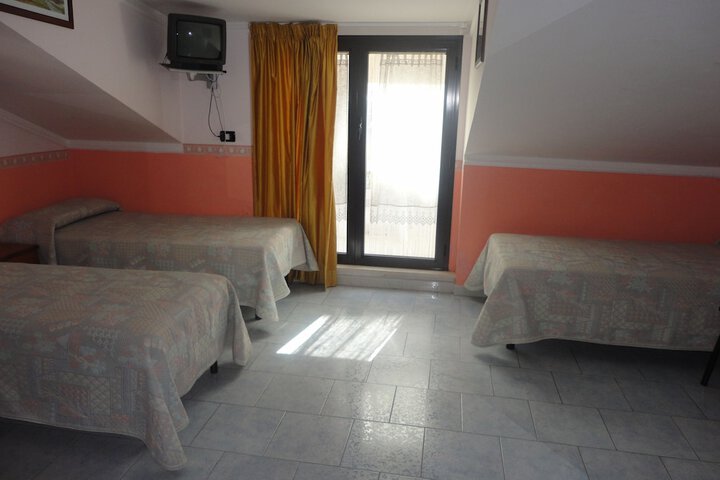 Room 42 of 53
