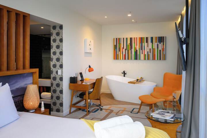 Room 42 of 72