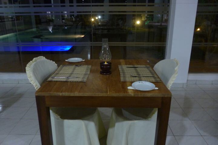Dining 45 of 68
