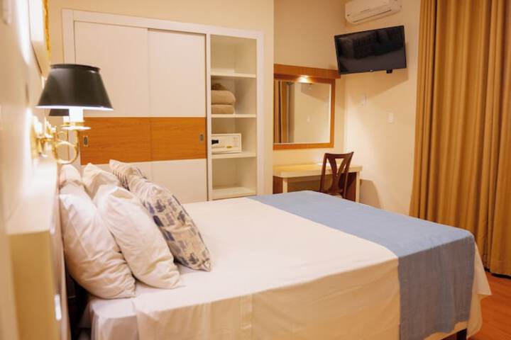 Room 20 of 175