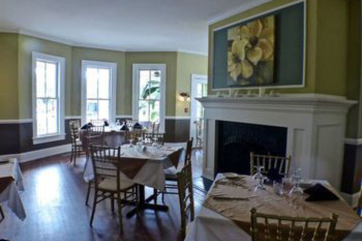 Dining 91 of 96