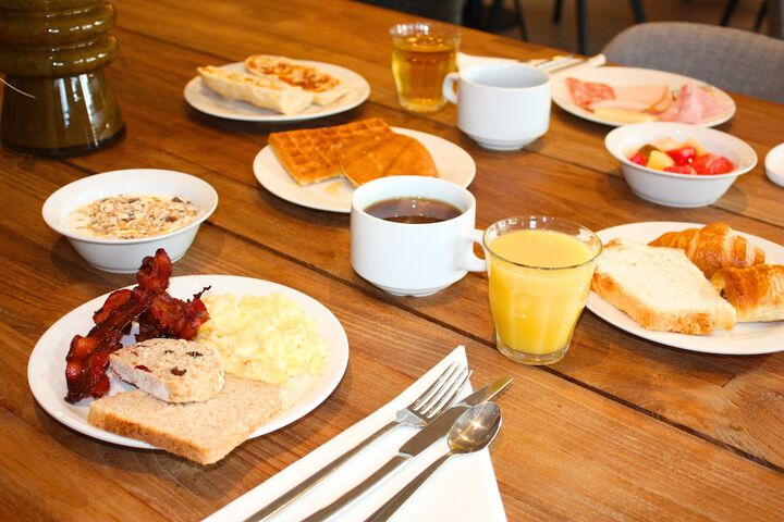 Breakfast/Coffee Service 25 of 43