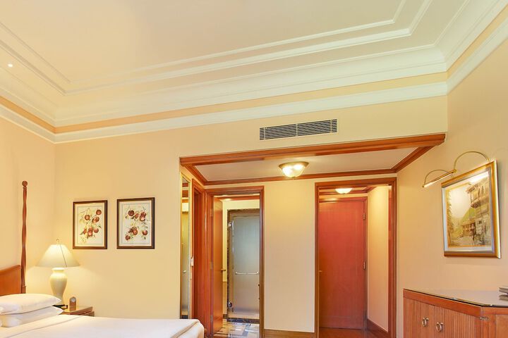 Room 33 of 97