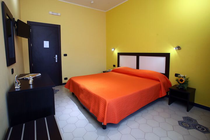 Room 83 of 134