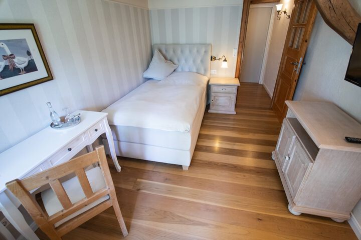 Room 13 of 47