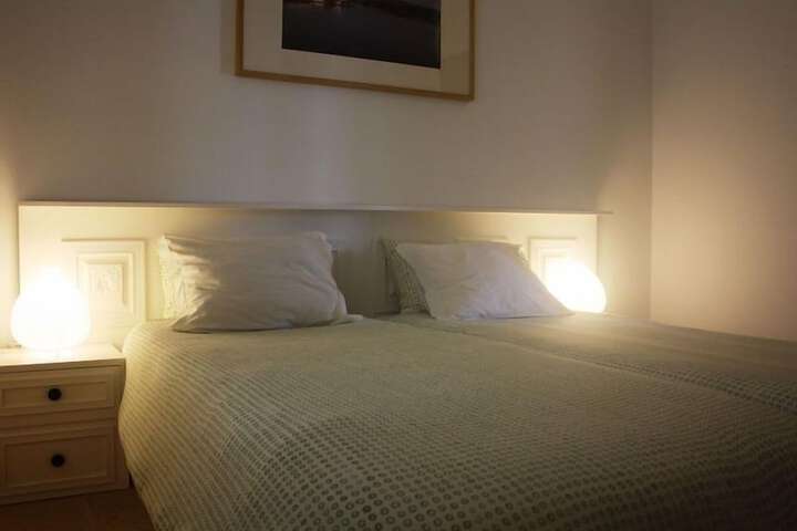 Room 5 of 118