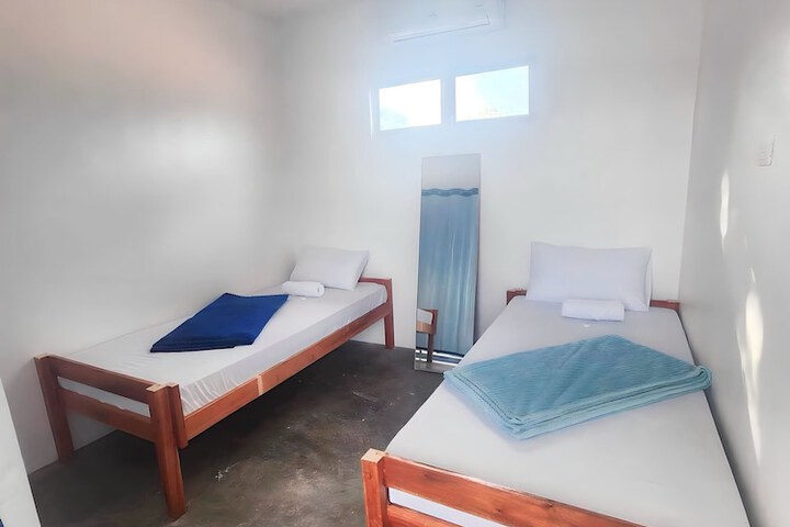 Room 9 of 19