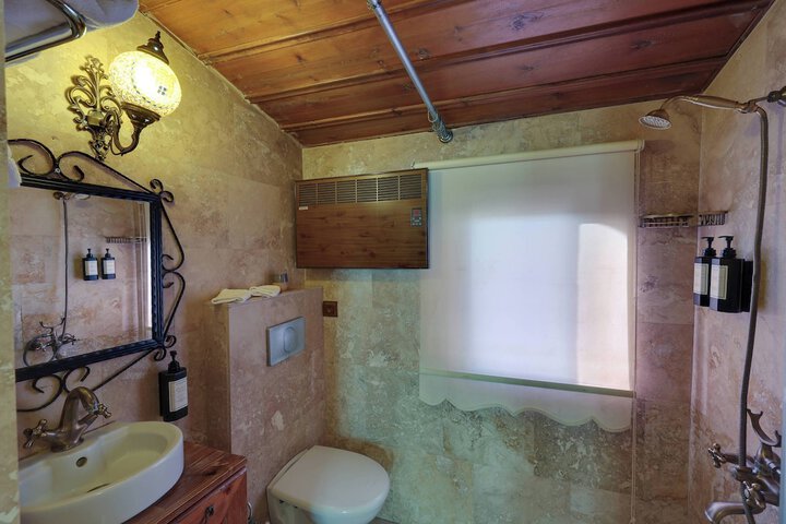 Room 46 of 74