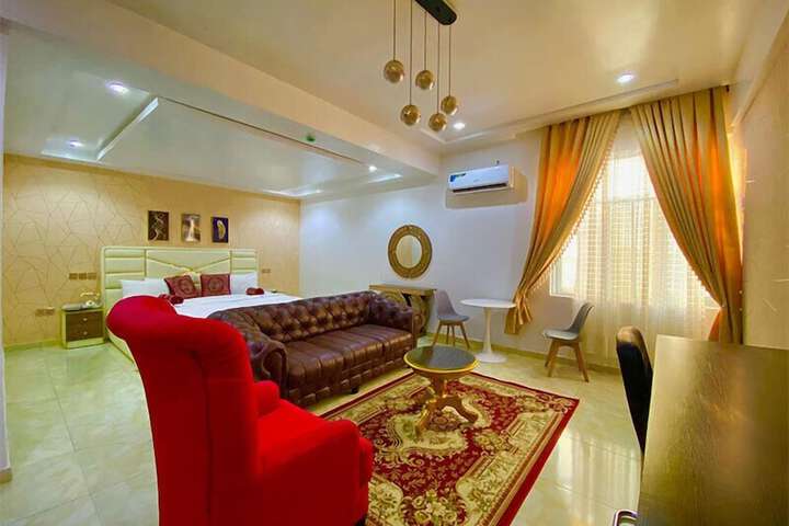 Room 16 of 27