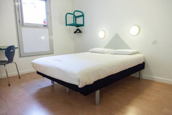 Room 4 of 41