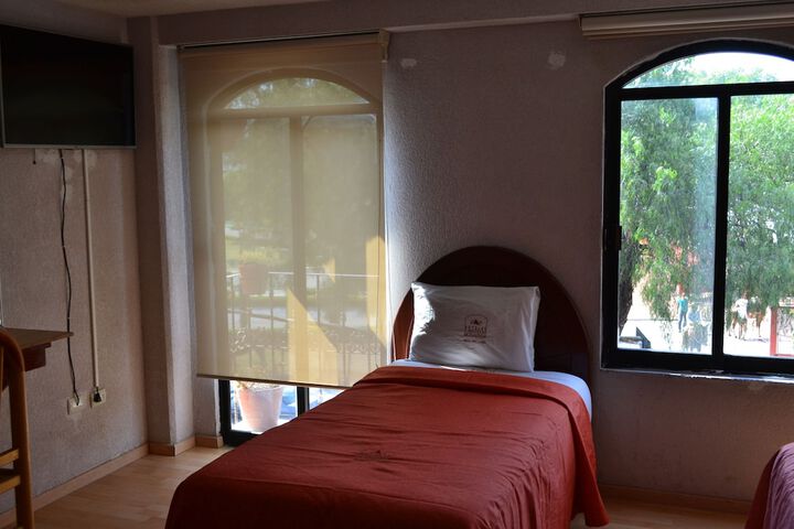 Room 16 of 36