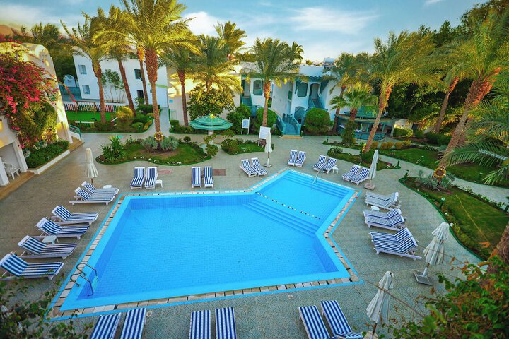 Pool 43 of 82