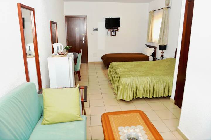 Room 8 of 25