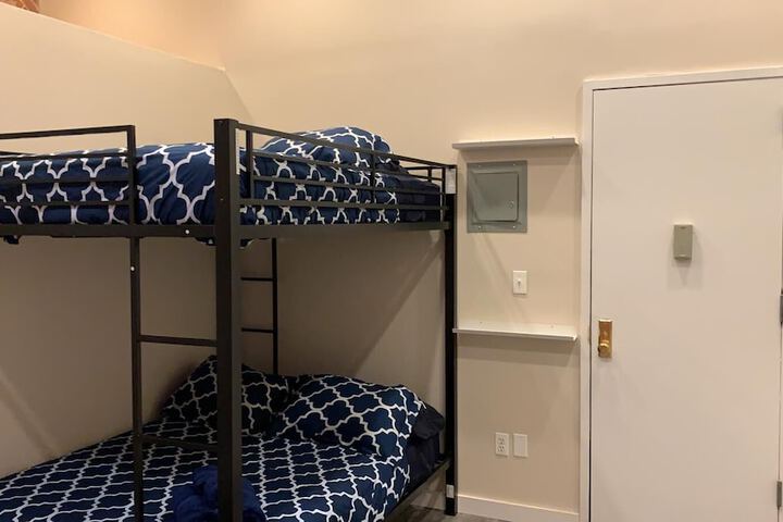 Room 143 of 214