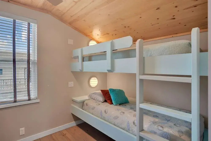 Room 2 of 13