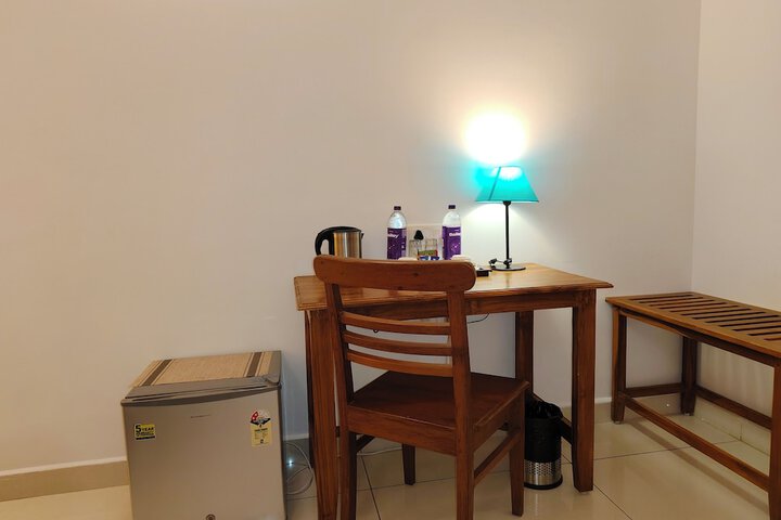 Lounge 51 of 85