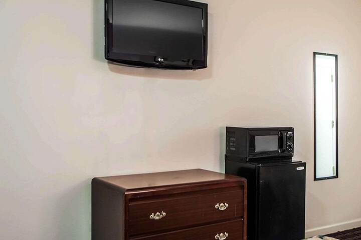 Room 25 of 40