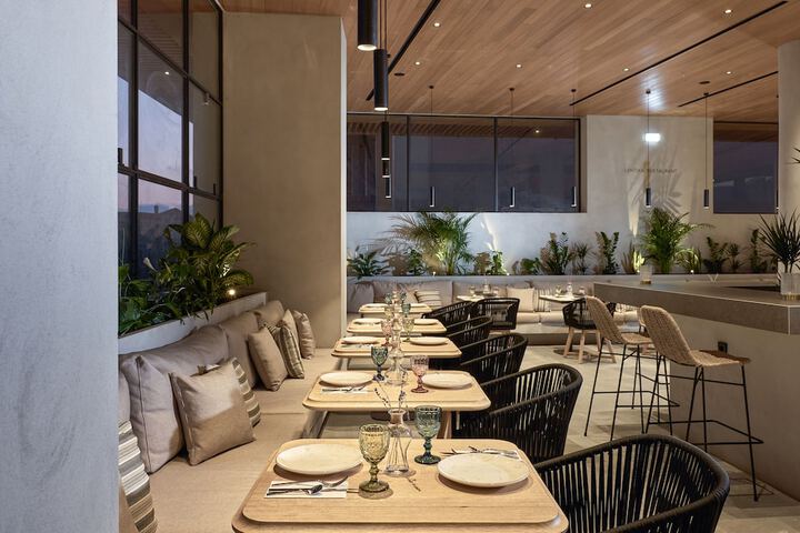 Dining 49 of 79