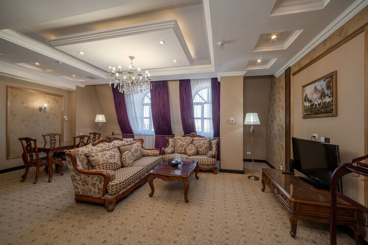 Room 19 of 114