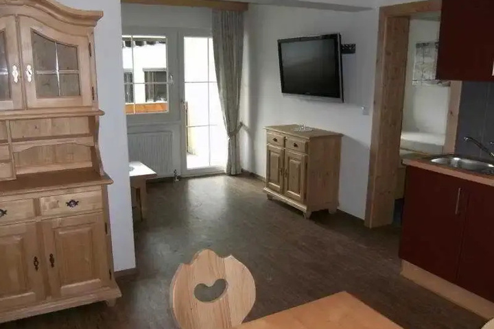 Room 2 of 5