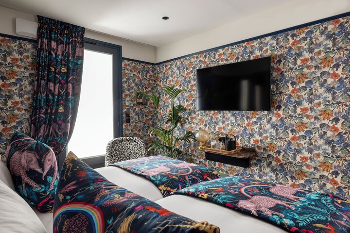 Room 22 of 65