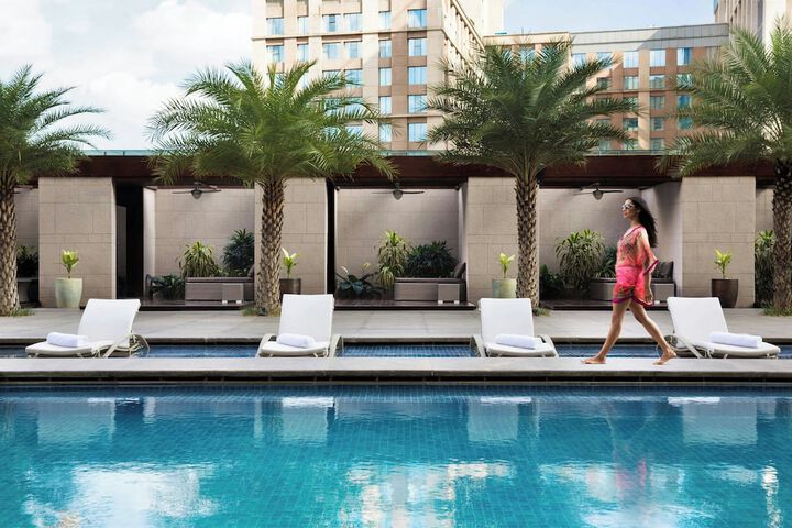 Pool Hotel