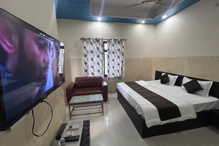 Room 28 of 32