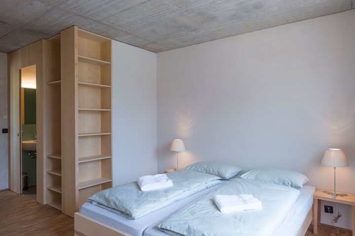 Room 12 of 38