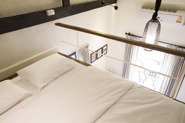 Room 30 of 51