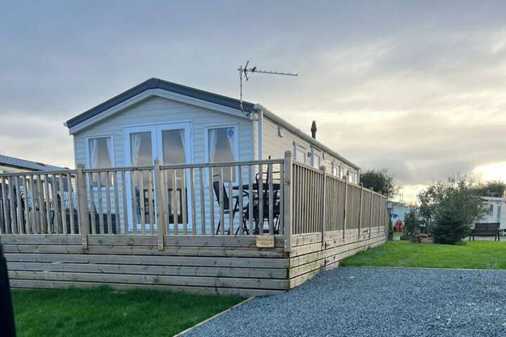 3 Bed New Lodge, Sleeps 4, Pets Welcome in Scunthorpe