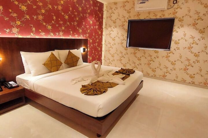 Room 8 of 28