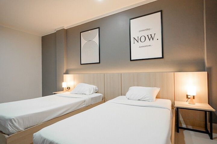 Room 17 of 28