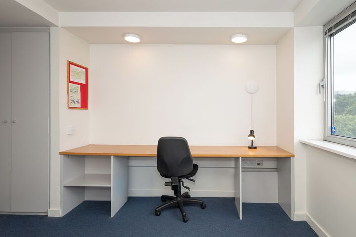Room 2 of 37