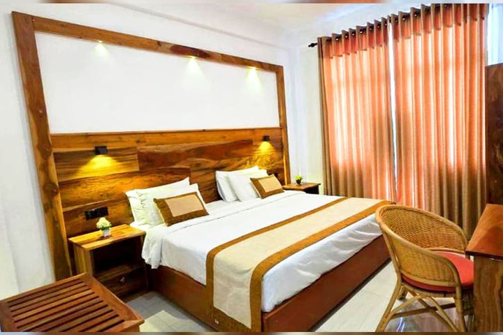 Room 10 of 22