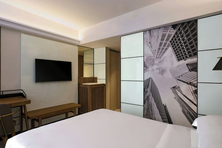 Room 17 of 153
