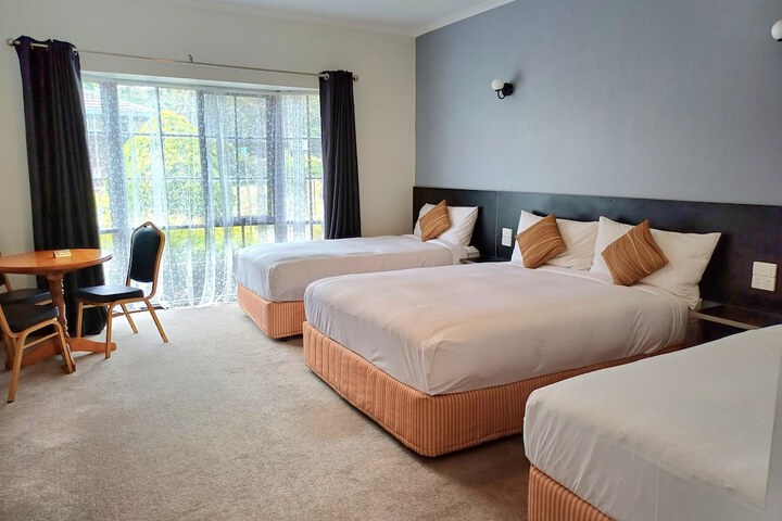 Room 4 of 47