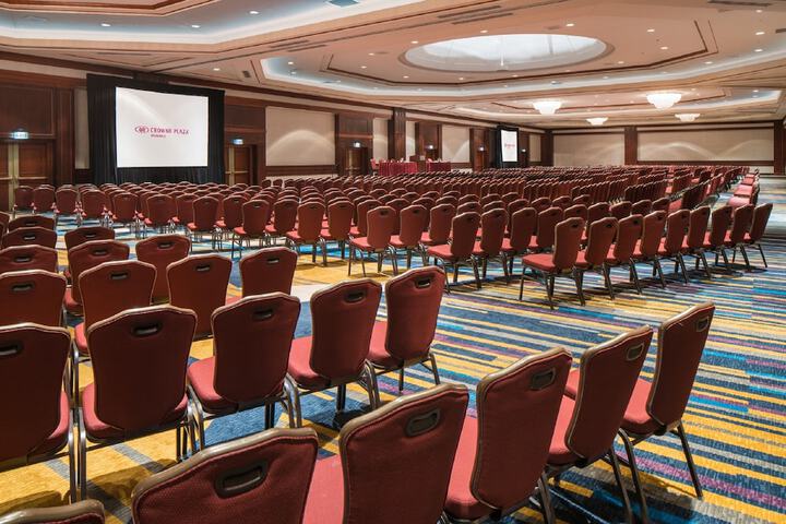 Ballroom/Hall 62 of 88