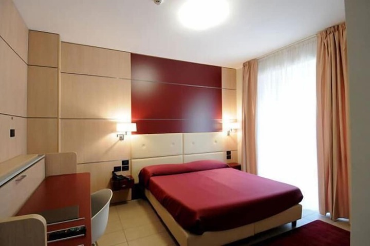 Room 11 of 41